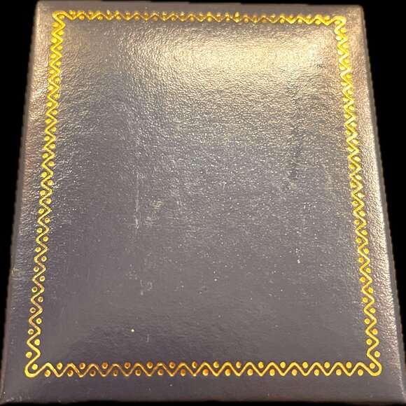 01-02 American Silver Eagle "Remember the Heroes" Commemorative Collectible Coin - Picture 3 of 4